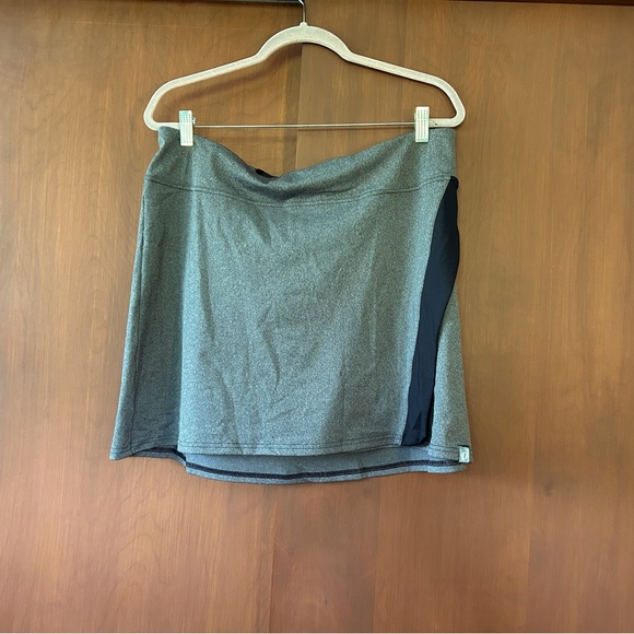 Pearl Izumi Gray and Black Women's Skirt - Picture 1 of 4